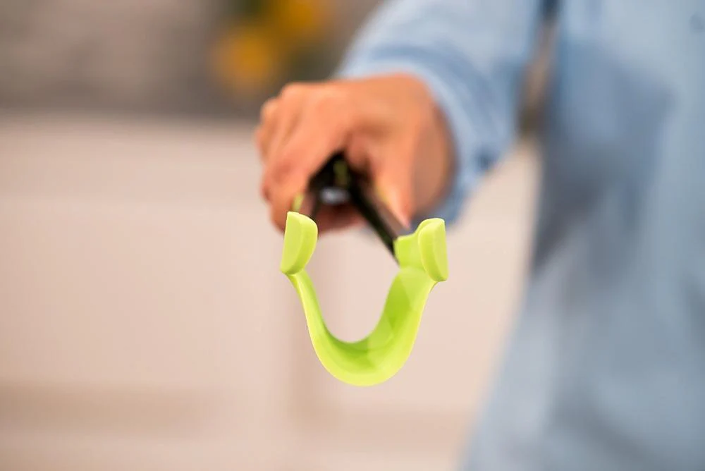 C-Tongs - 2 in 1 Kitchen Spatula and Tongs - Image 5