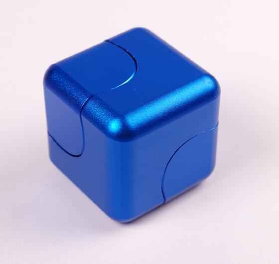 Anti-stress Gyro Aluminum Cube Spinner - Image 6