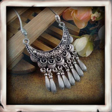 CALIPSO - Carved Flower&Moon Pendant