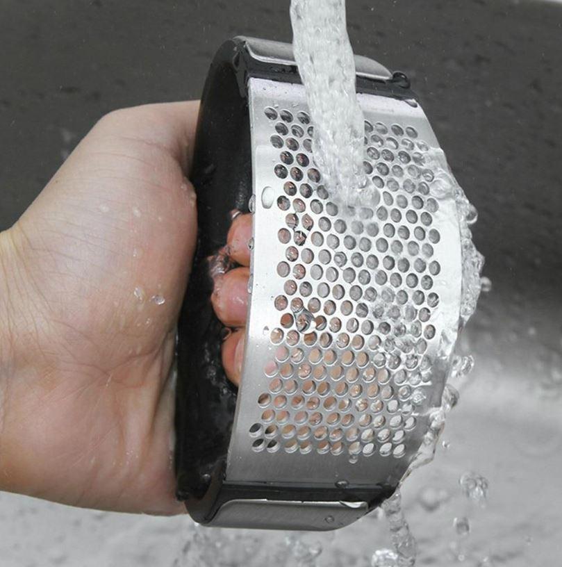 Quick-and-Easy Stainless Steel Rocking Garlic Mincer - Image 8