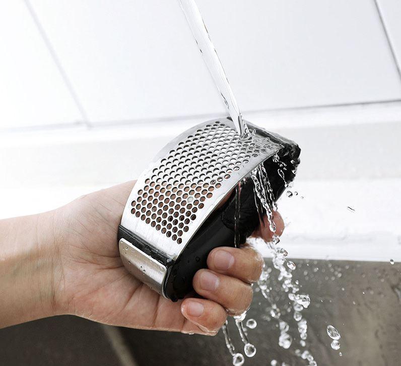 Quick-and-Easy Stainless Steel Rocking Garlic Mincer - Image 9