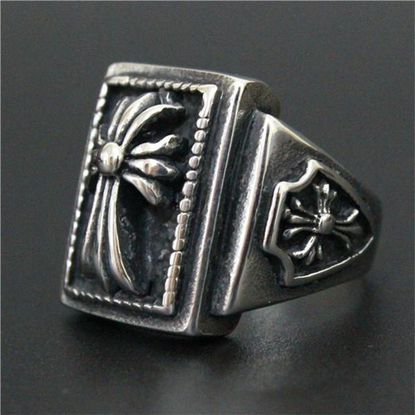 Mackay- Cross Flower Ring - Image 3