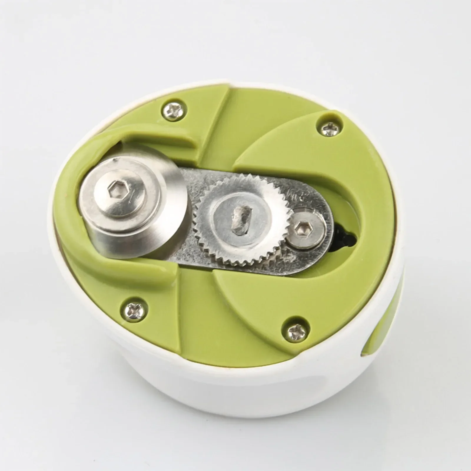 ComfortGrip Effort-Saving Manual Can Opener with Easy-Turn Design - Image 10