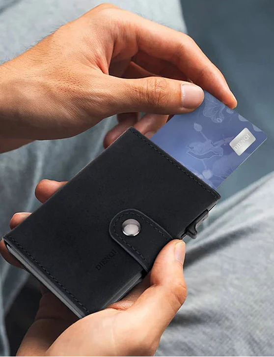 Maximum Carry RFID AirTag Wallet – Pop-Up Cards, Cash Compartment & Coin Pocket - Image 19