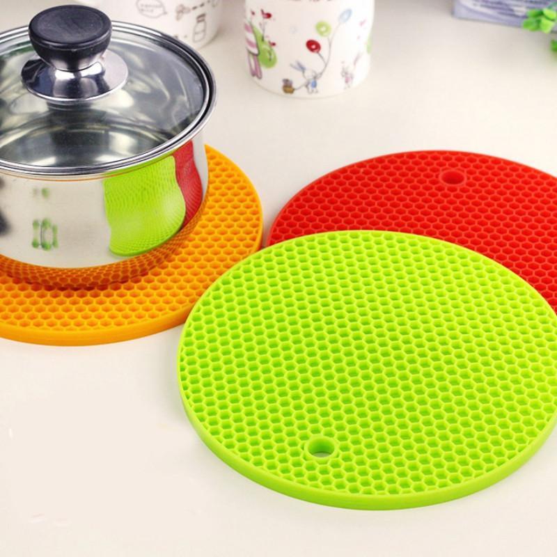 Soft Silicone Kitchen Plum Blossom Heat Insulation - Image 2